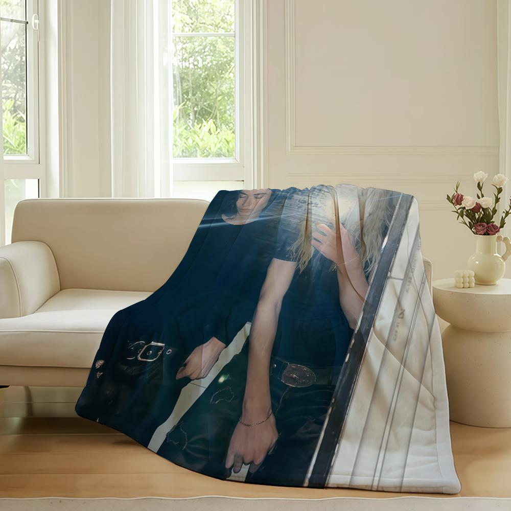 American rapper 2hollis Blanket For Sofa Office Bed Plane Travel Sleep Read Relax Camping Soft And Warm