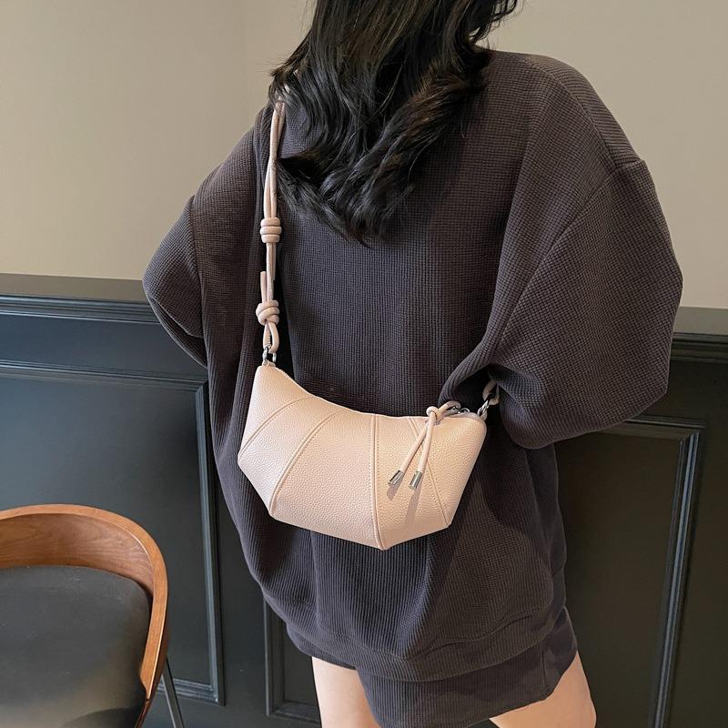 Niche dumpling bag women's new trend fashion croissant high sense versatile shoulder messenger bag