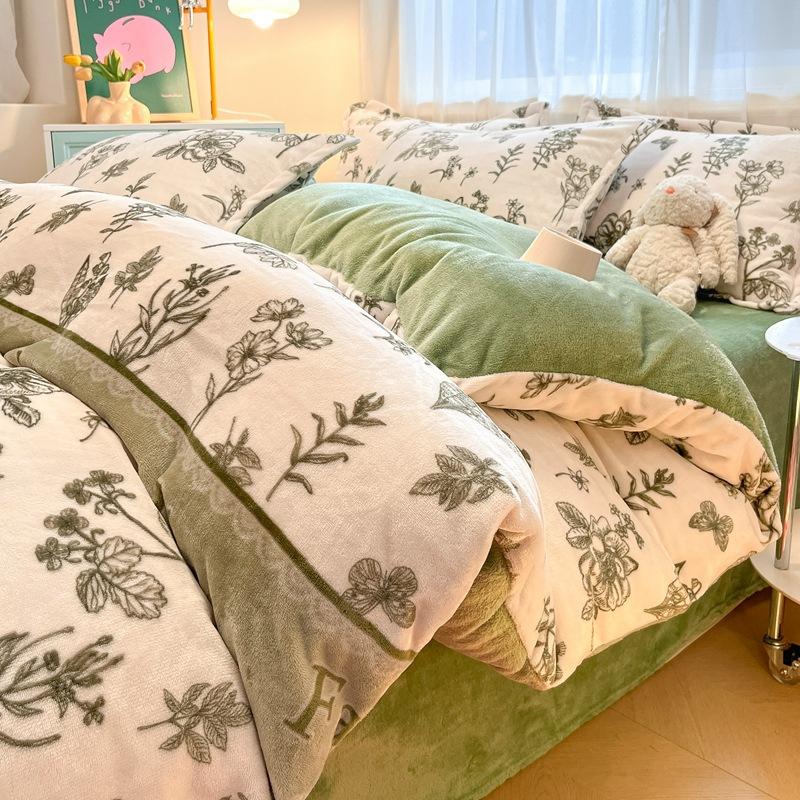 Thickened Milk Fleece Four-Piece Set, Coral Flannel Quilt Cover, Double-Sided Fleece Bed Sheet Quilt Cover, Bed Hat Three-Piece Set