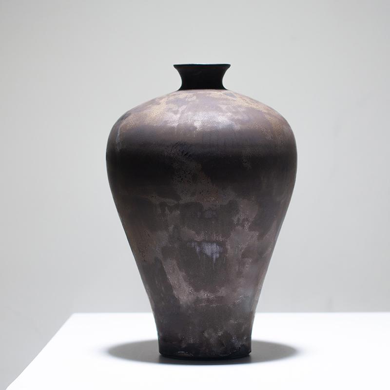 Chinese Antique-Style Ceramic Vase: Wabi-Sabi Japanese Beauty for Home, Living Room, or Hallway