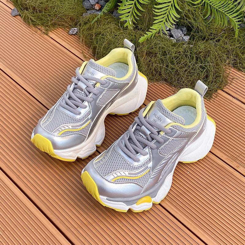 

Парижские кроссовки для папы женские 2025 лето дышащие сетчатые кроссовки супер огонь нишевые ретро внутренняя высота увеличение повседневная трендовая обувь 35