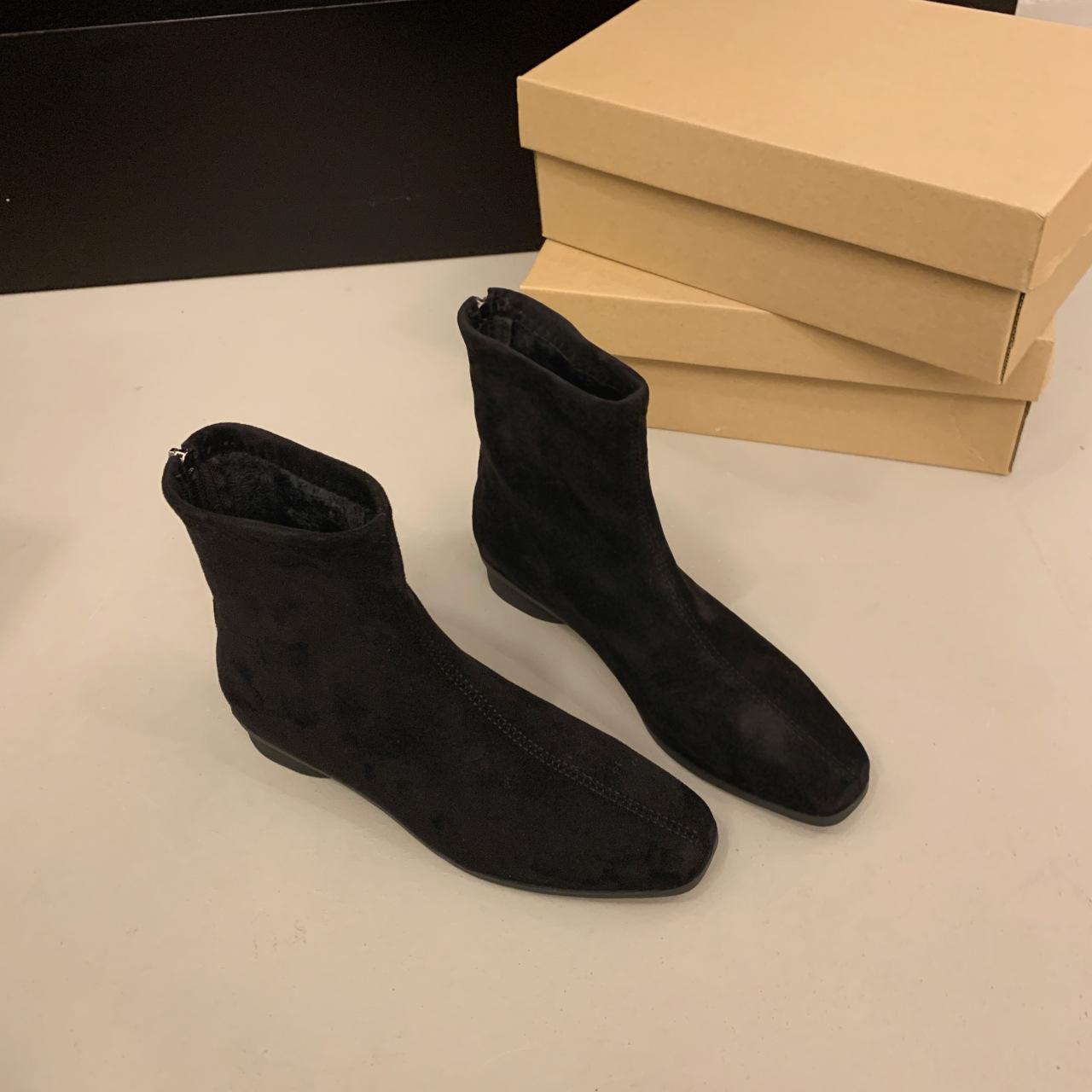 

2025 autumn and winter new thick heel low heel short boots children s Korean version round head fashion boots commuter suede women s boots tide 35