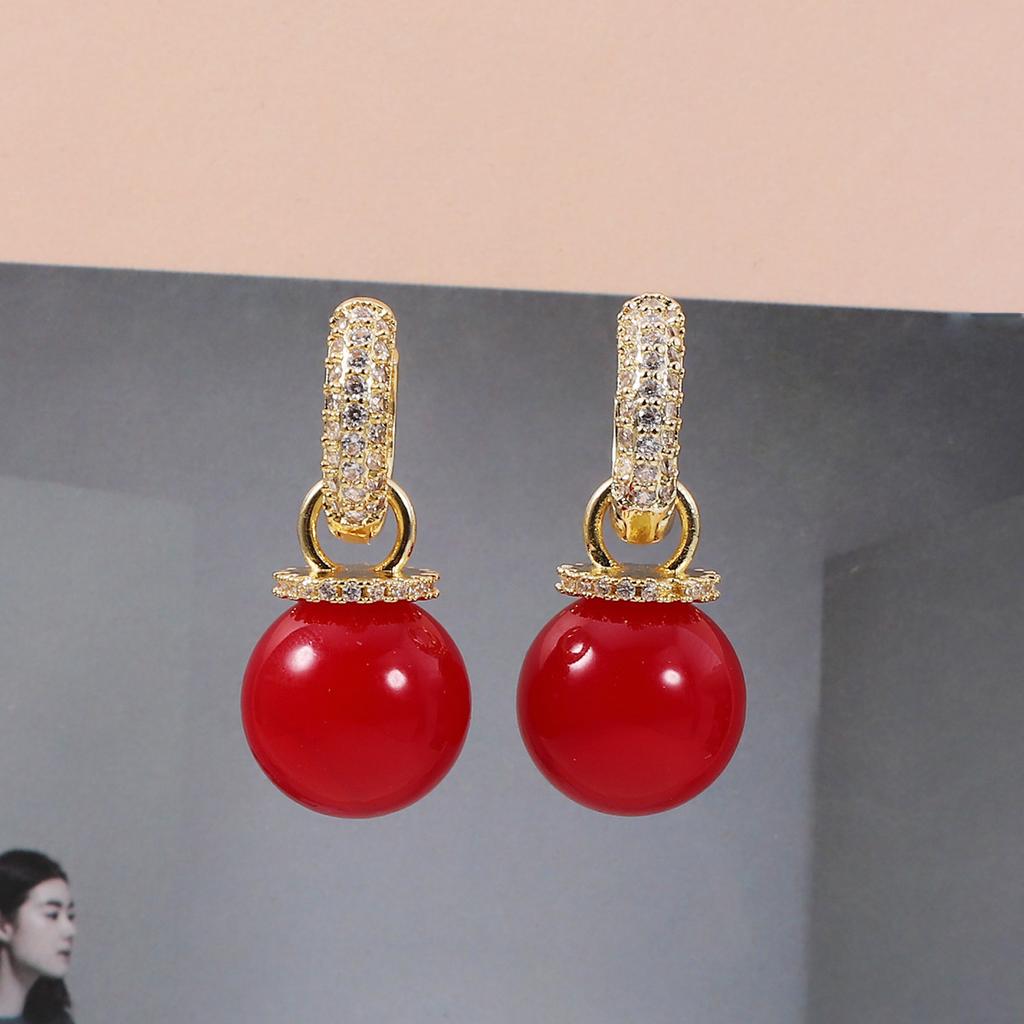 Exquisite Korean Niche Design Earrings, Exquisite Fashion, Light Luxury, and Full of Pearl Earrings