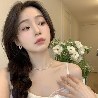 White Love Earrings Women's New Popular High-end Stud Earrings Niche Design Light Luxury Earrings Ear Jewelry