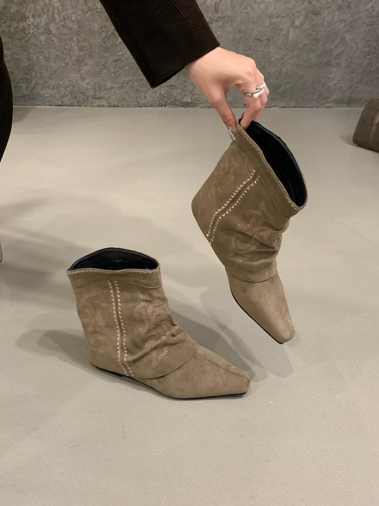 Inner heightening retro suede martin boots women's boots 2025 autumn and winter babes pant boots Internet celebrity fashion booties