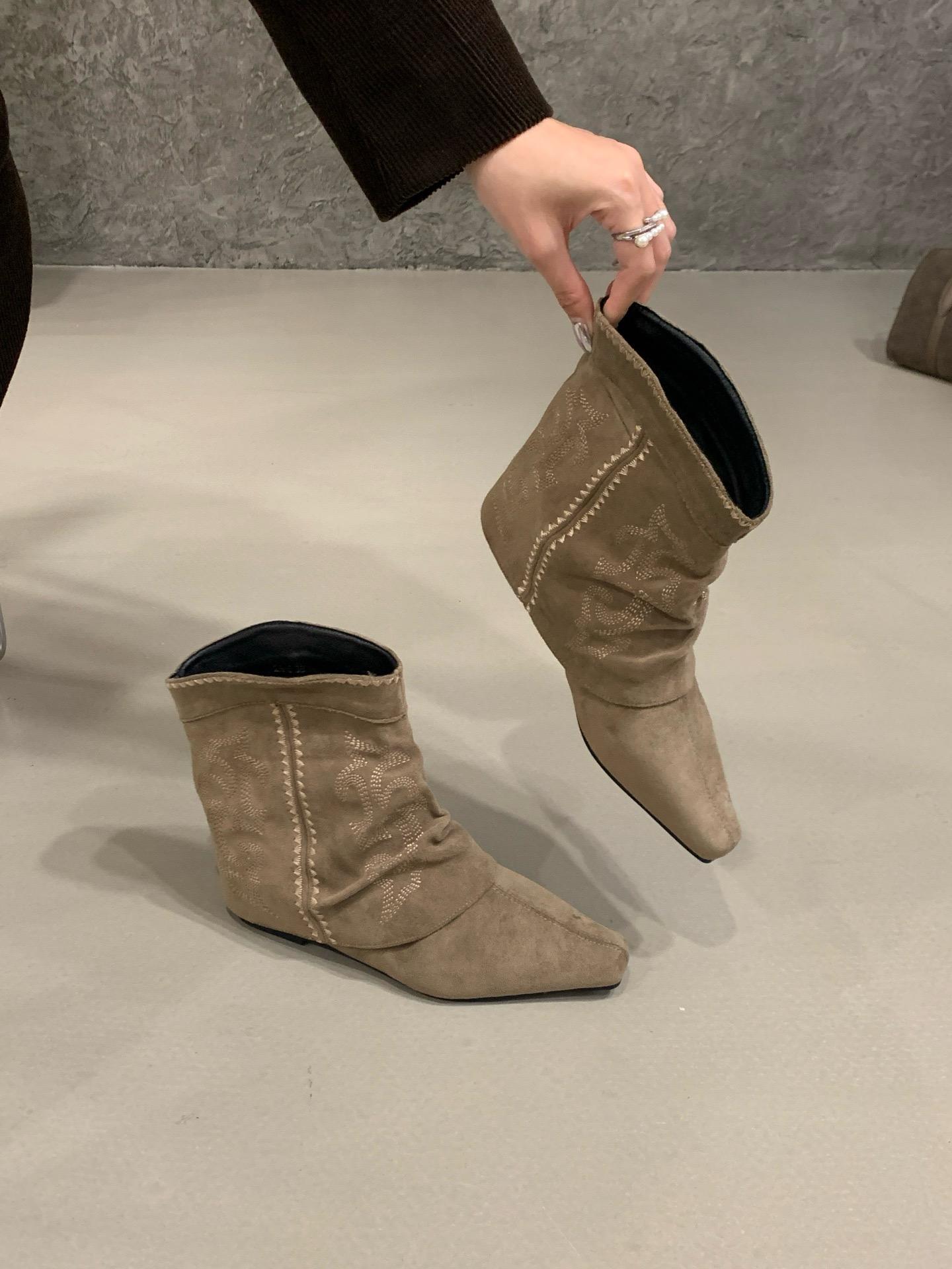 

Inner heightening retro suede martin boots women s boots 2025 autumn and winter babes pant boots Internet celebrity fashion booties 39