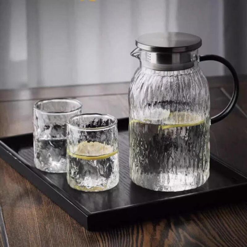ZISIZ Heat-Resistant Glass Pitcher with Tree Grain Design