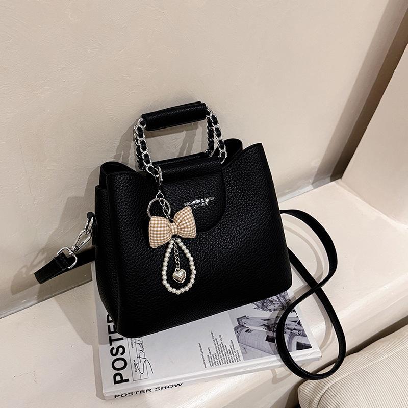 The New Women's Bag Is Fashionable and Trendy, and the Hand-held One-shoulder Oblique Span Tote Bag Is Fashionable.