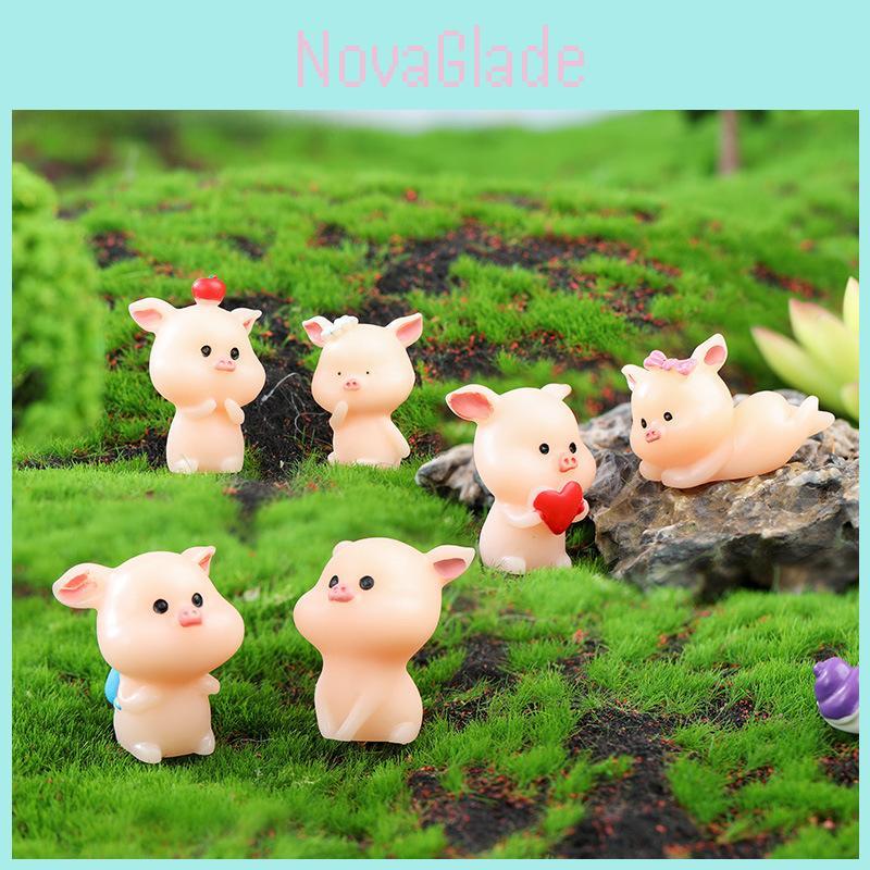 Cute Resin Pig Model For Car Dashboard And Desktop Accessories Heartwarming Design