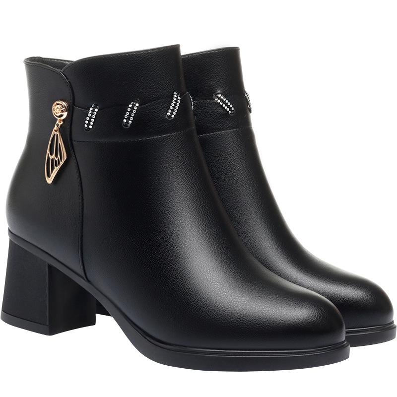 Mom shoes winter velvet thickened soft leather cotton shoes women, new fur shoes women's and elderly thick heel short boots