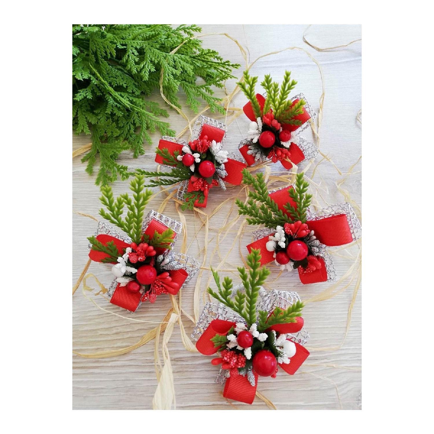 

New Year s Set Of 4 Pine Branch Kokina Napkin Rings серебряный