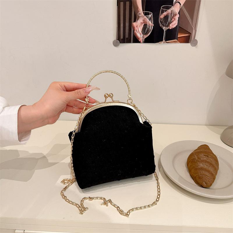 

Foreign and beautiful new summer simple fashion handbag women s national style light luxury temperament advanced texture messenger bag чёрный