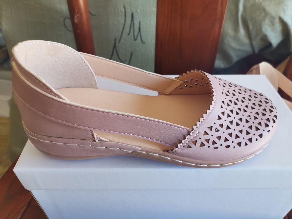 Wunsch Außenhandel neue Tasche Fersenloch Schuhe 2025 Frühling und Sommer europäisch und amerikanisch runde Zehe Keilabsatz große Größe flache Damen Sandalen