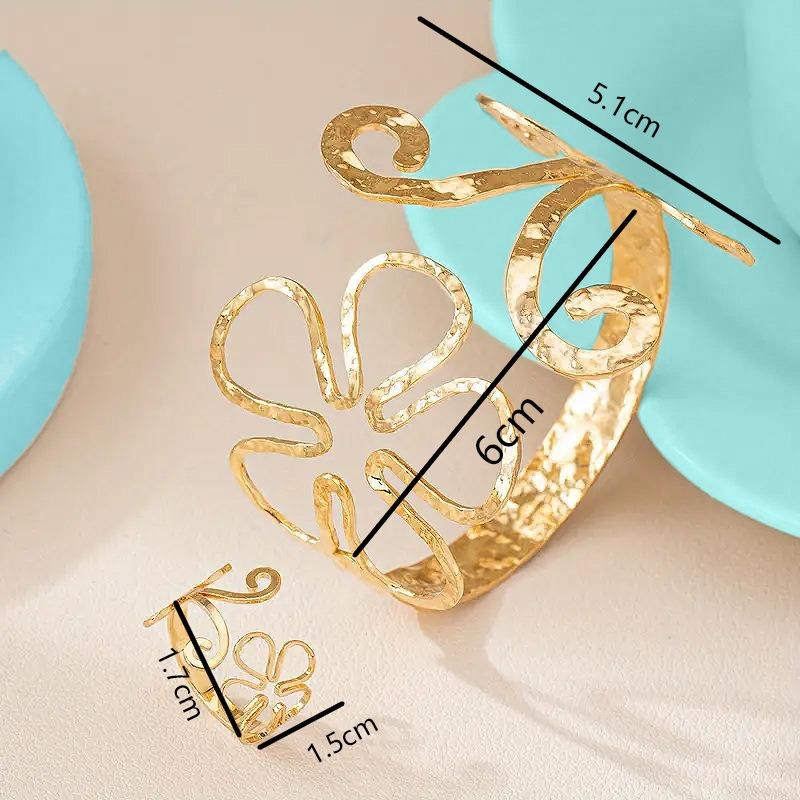 Set of Creative and Unique Design Sense Hollow Leaves Flower Lines Women's Opening Bracelet Ring Versatile Model