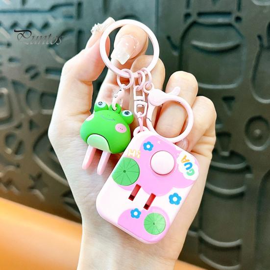 Breloc 3D în formă de broască de desene animate Breloc de culoare vibrantă cu buton de sunet Decorație portabilă pentru pungă cu pandantiv