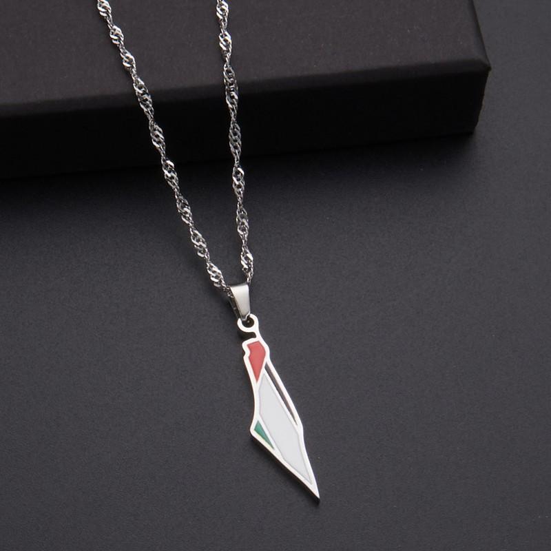 Collar con colgante de mapa de acero inoxidable, titanio y epoxi