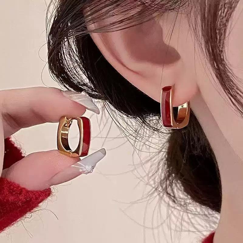Drip Glaze Temperament Red Square Earrings - Luxurious European & American Design, Versatile Retro Jewelry.