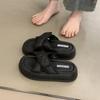 Dicke Sohle Muffin Klettverschluss schwarze Hausschuhe Damen Sommerbekleidung 2025 Sommer neue Mode coole Hausschuhe