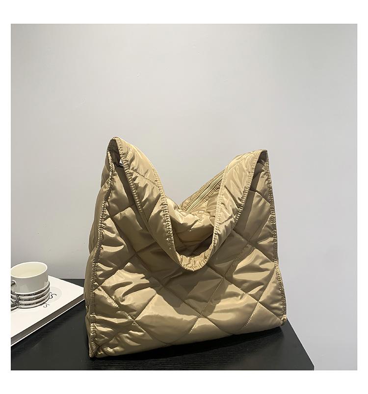 2025 Trendy Women's PU Cloud Shoulder Bag with Zipper and Phone Pocket