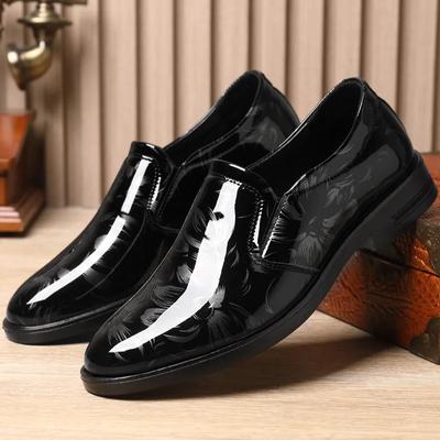 2024 neue Lackleder glänzende Herren Freizeitlederschuhe professionelle Arbeits-Business-Kleiderschuhe Bankett Hochzeit Lederschuhe