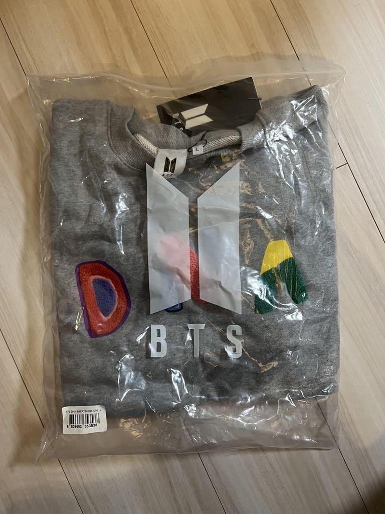 [USED] BTS DNA Sweatshirt, Size L, with Tag