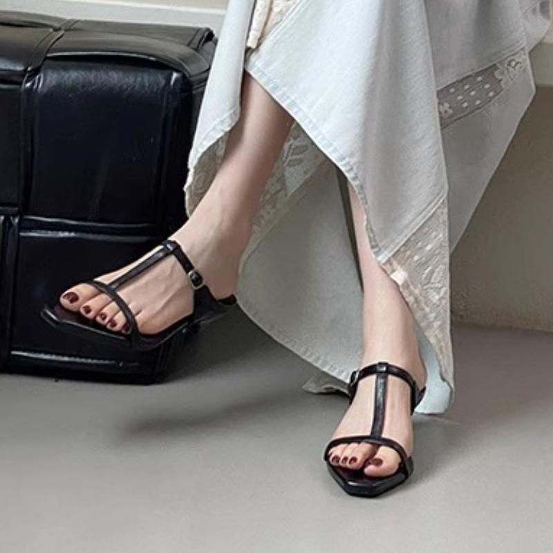 

Мода 2025 Новые женские гладиаторские сандалии Римский литературный стиль Полые женские пляжные туфли Ретро сандалии Полые с обмоткой Пряжка Туфли для платья 35 чёрный