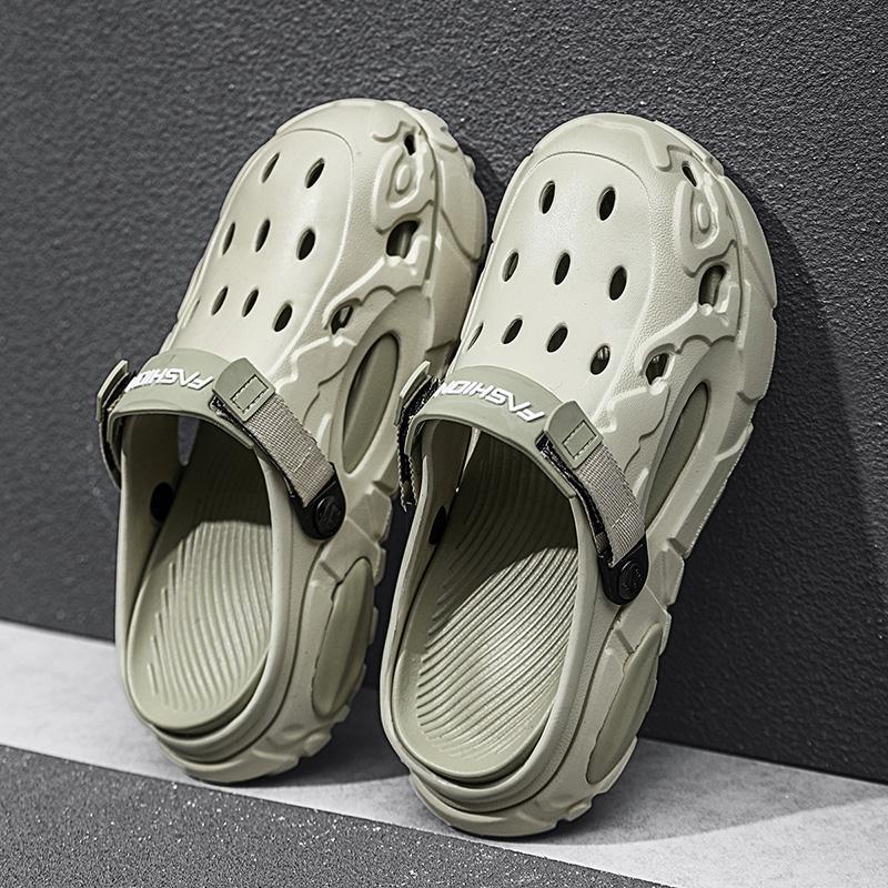 Fashion Clogs Men Sandals Lightweight Breathable Slip-On Sandals Non-Slip Water Shoes for Summer Beach Sandals