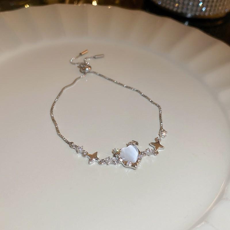Gold-Plated Zircon Sun & Heart Bracelet: Stylish, Versatile, Elegant Light Luxury Jewelry for Women.