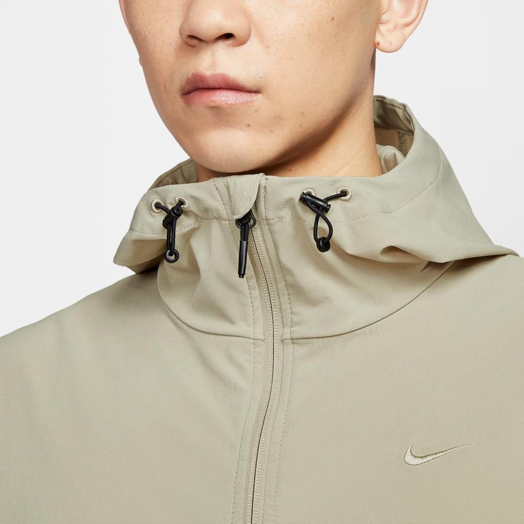 Nike Giacca Uomo Unlimited As M Nk Rpl Jkt Logo con Cappuccio e Zip a Maniche Lunghe Giacca Beige FB7552-251