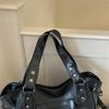 Borsa a Spalla Hobo Morbida in PU Sgualcita con Tracolla Regolabile e Borchie Metalliche Borsa a Mano Casual da Spalla per Donna