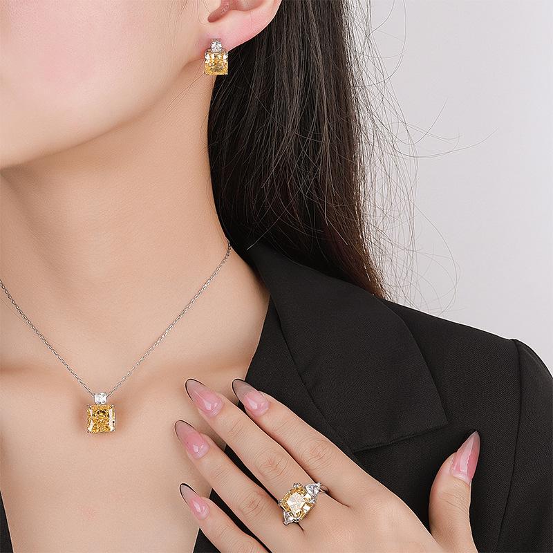 Autumn And Winter Jewelry High Carbon Diamond Ice Flower Cut Copper Inlaid Princess Square Yellow Diamond Set 12 * 12-10 * 10