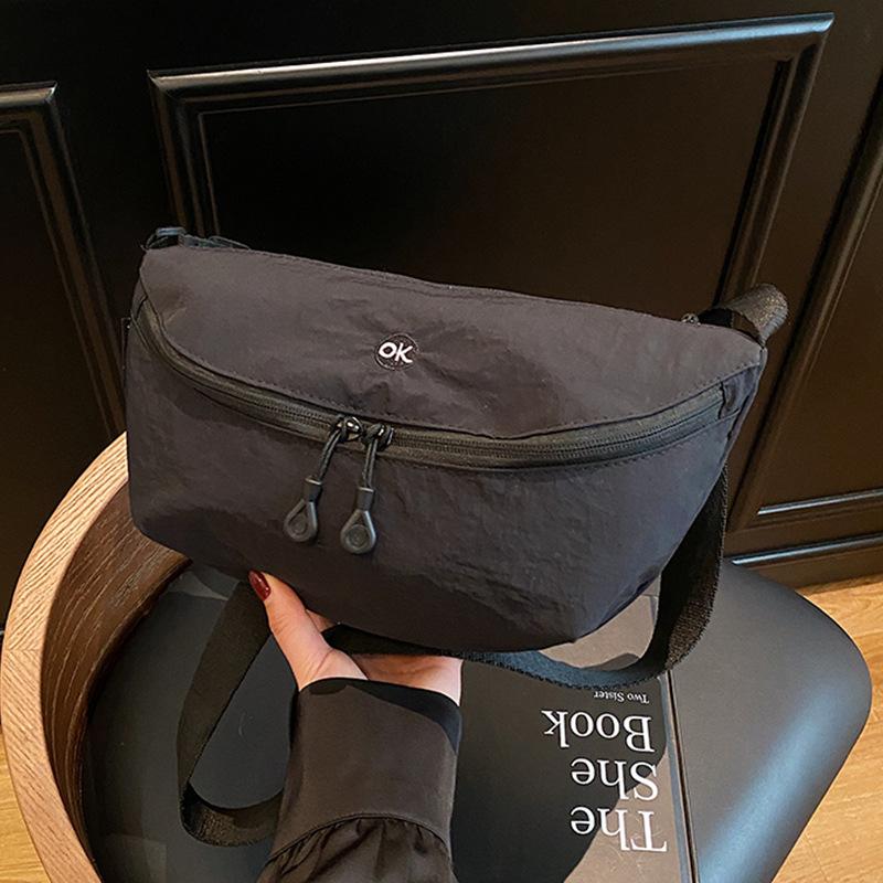 Väska nisch tygväska liten väska dam 2025 ny damväska axelväska mode axelväska dumplingväska