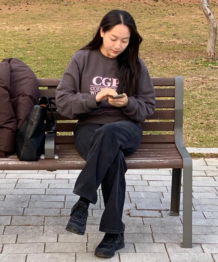 CGP (Women) Square Logo Sweatshirt_Charcoal