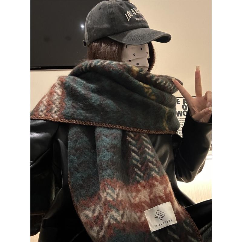 Scarf women's autumn and winter new warm and versatile high-end shawl dual-purpose atmosphere Christmas gift