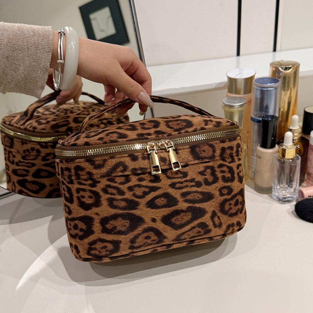 

New Large Capacity Cosmetic Bag Faux Suede Multiple Pockets Makeup Bag Leopard Print Handheld Storage Bag Travel коричневый