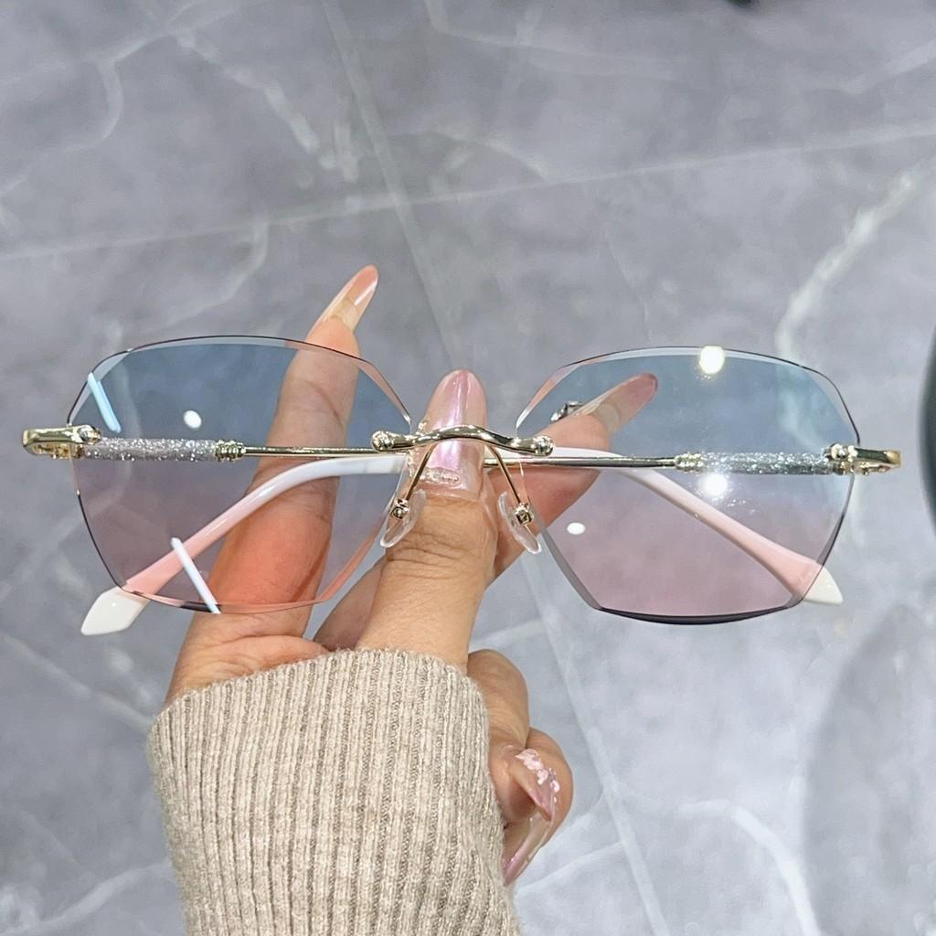 Fashion Small Framed Sun Glasses With Uv380 Protection For Travel And Parties
