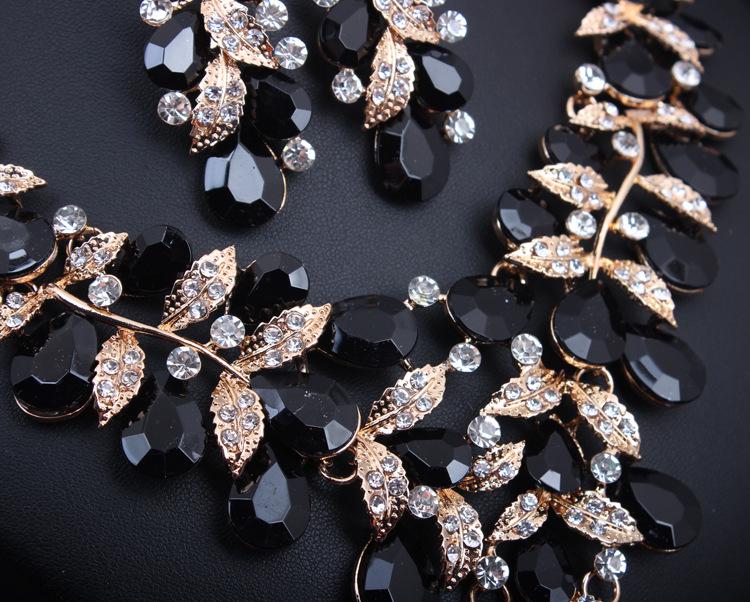 Glam European & American Statement Rhinestone Necklace and Earring Set for Women - Evening & Dinner Accessories.