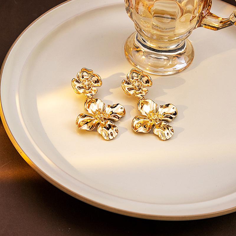 Court Style Flower Earrings, Retro Design Sense Metal Earrings, High-End Sense Personality Exaggerated Earrings