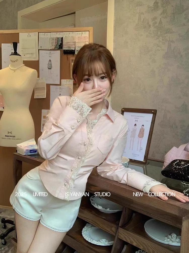 

2025 Приталенная розовая рубашка с кружевной отделкой и V-образным вырезом, с длинным рукавом - Коллекция начала весны Small