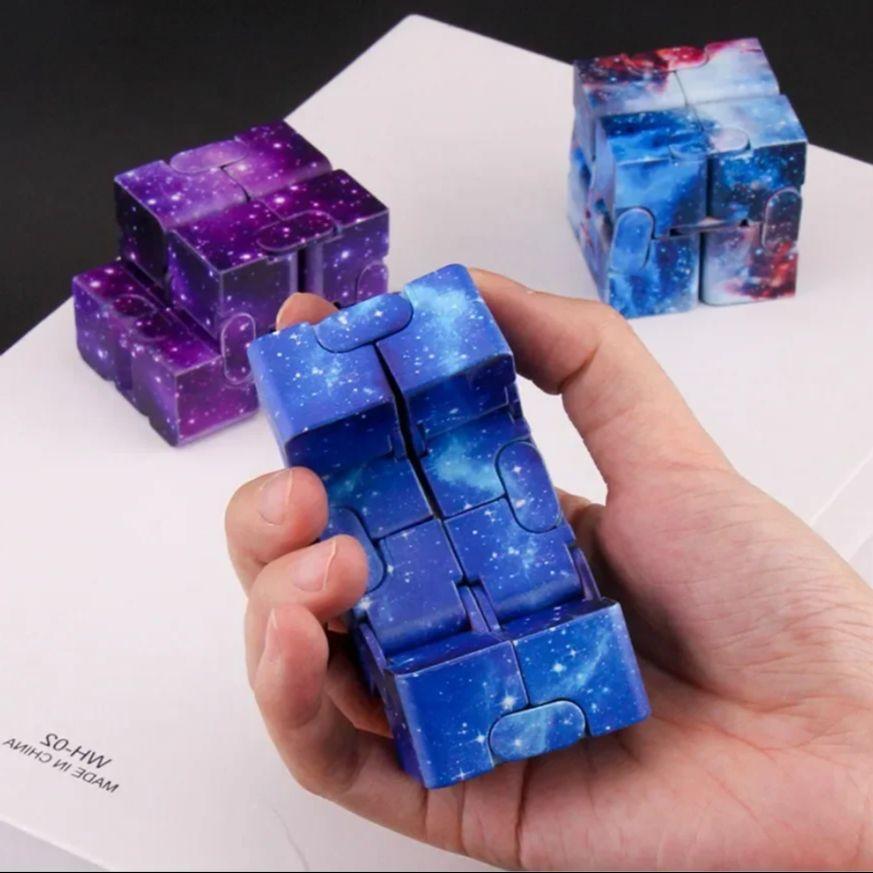 Unendlicher Flip Magic Cube Sternenhimmel Puzzle Spielzeug Vier-Ecken-Labyrinth Spielzeug für Kinder und Erwachsene, Stressabbauend und Entspannend