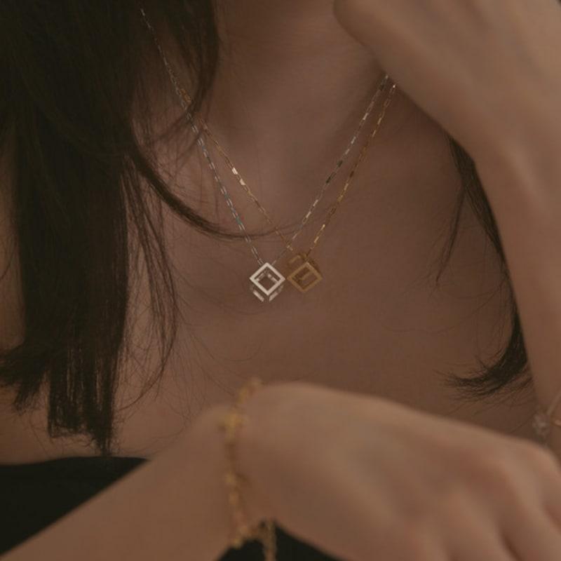 BONAFIDE JEWELRY Großer Rahmen Würfel Halskette