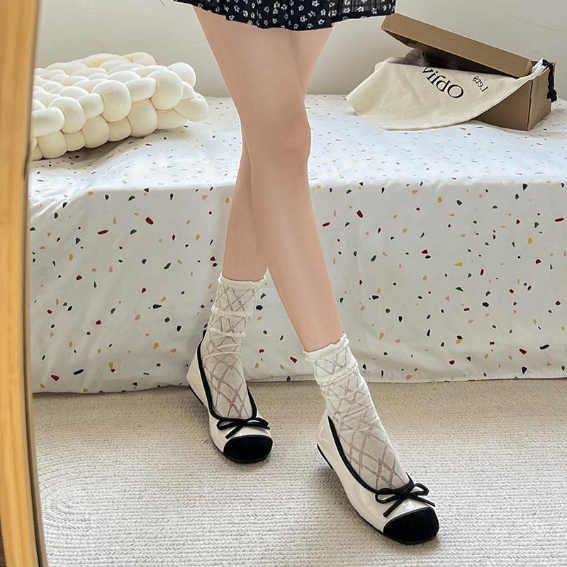 Small inner height increase square head red flat single shoes women's spring and autumn new bow ballet style retro Doudou shoes