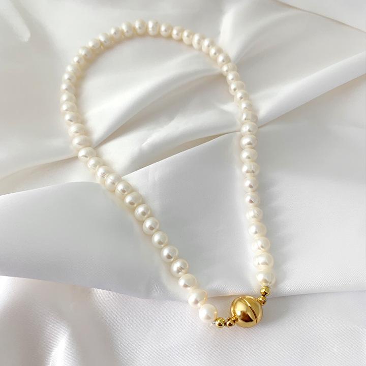 Korean Minimalist Black Agate Beaded Necklace with Freshwater Pearl Clavicle Chain for Women