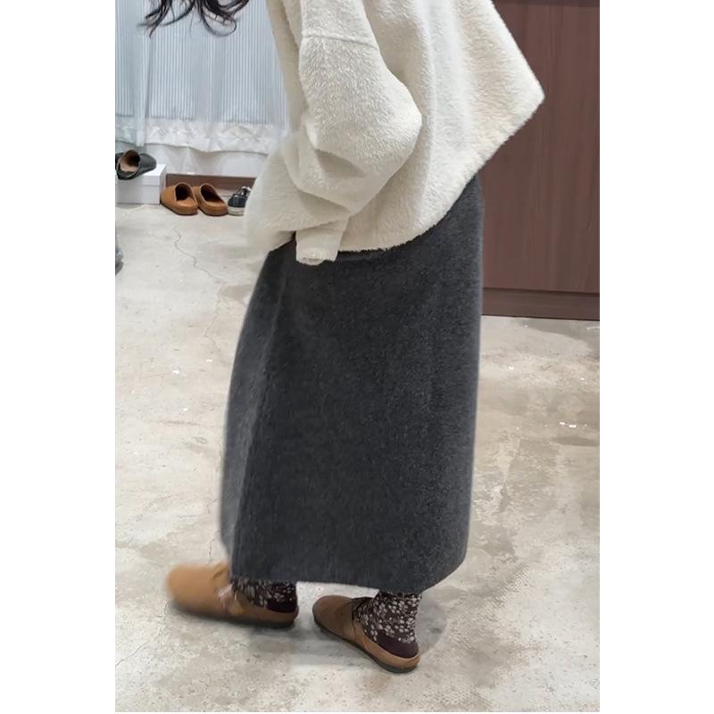 Elegant High-Waisted Grey A-Line Knit Midi Skirt for Petite Women