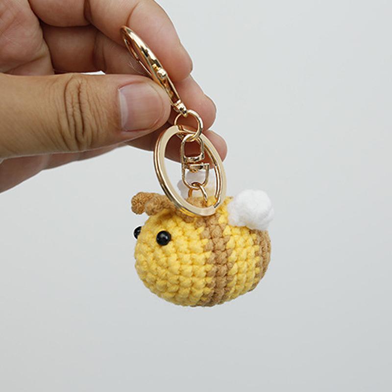 

Cute Kawaii Bee Crochet Keychain Gifts Creative Cartoon Bee Doll Keyrings Exquisite Simple Backpack Decoration Accessories