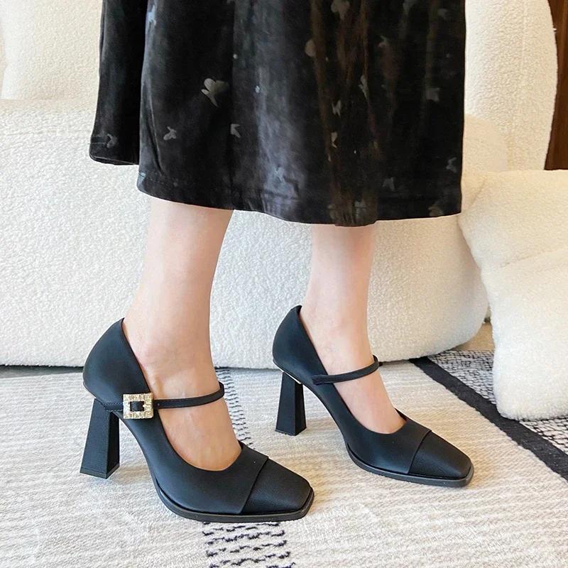 

Модная элегантная женская обувь на каблуке Новый бренд Туфли-лодочки на высоком каблуке с ремешком и пряжкой Модные женские туфли Горячая распродажа Каблуки с квадратным носком 40 чёрный