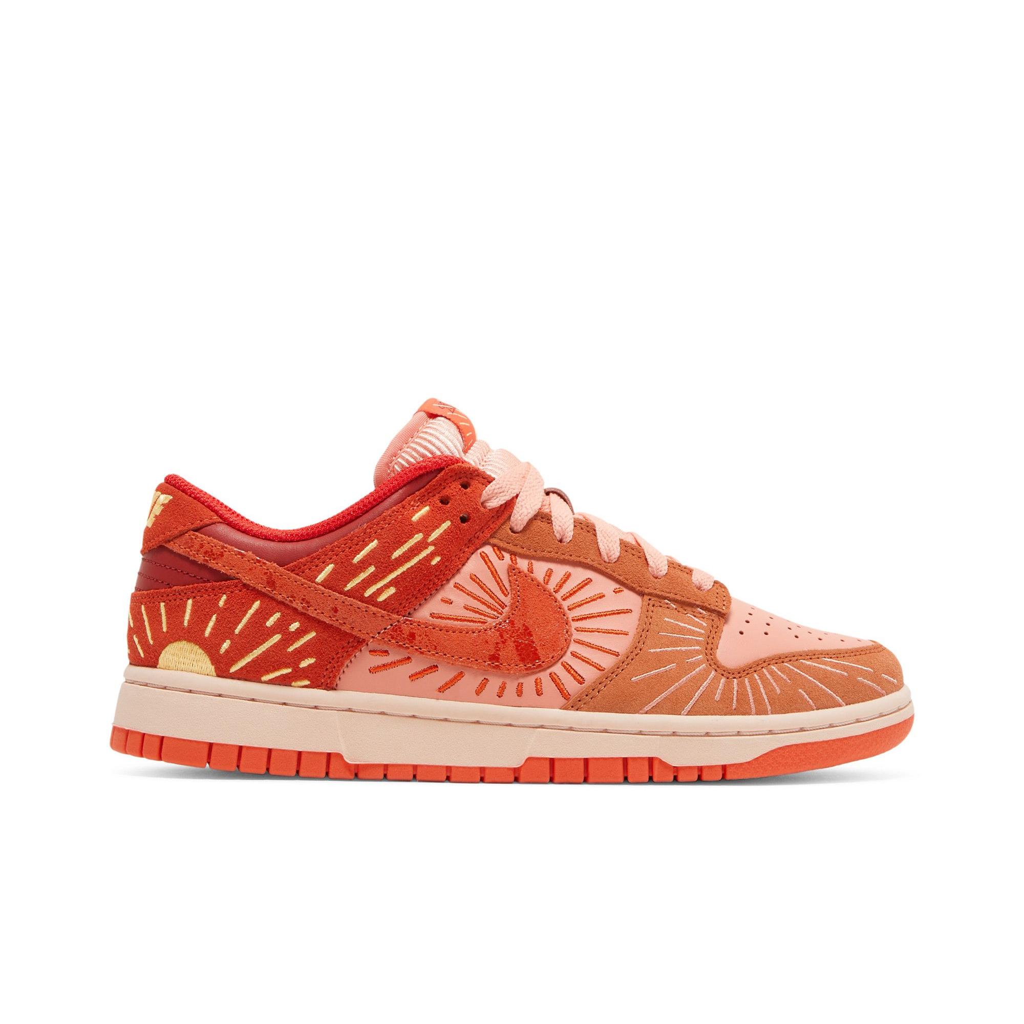 Nike sieviešu Dunk Low `Ziemas saulgrieži`