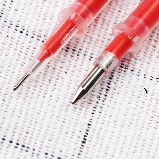 100 Stücke 0,5mm Schwarz Blau Rot Gel Stift Minen Glattes Schreiben Büro Schreibwaren