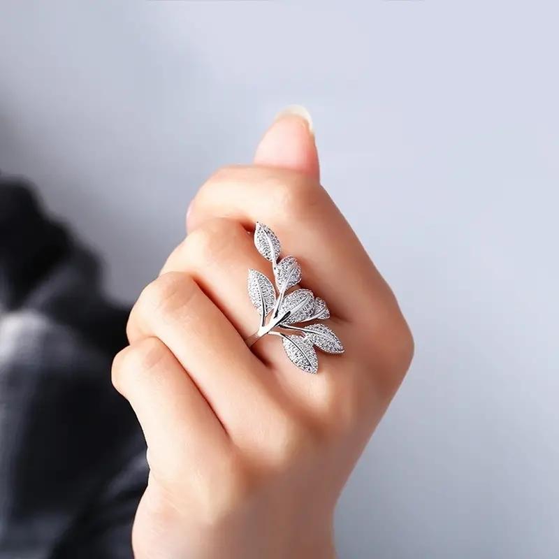 Huitan Exaggerated Leaf Ring Full Paved Cubic Zirconia Dazzling Women Finger Accessories Wedding Party Luxury Fashion Jewelry