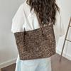 Retro Leopardenmuster Schultertasche Wildleder Große Kapazität Tragetasche Magnetischer Verschluss Verdicktes Design Damen Handtasche